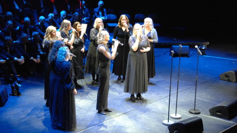 Snelleklang medWintersong (Solister: Janna Ånesland og Anniken Eikenes